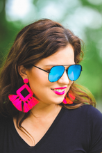 Load image into Gallery viewer, Blair Aviator Sunnies in Black/Blue
