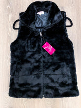 Load image into Gallery viewer, Black Faux Fur Vest
